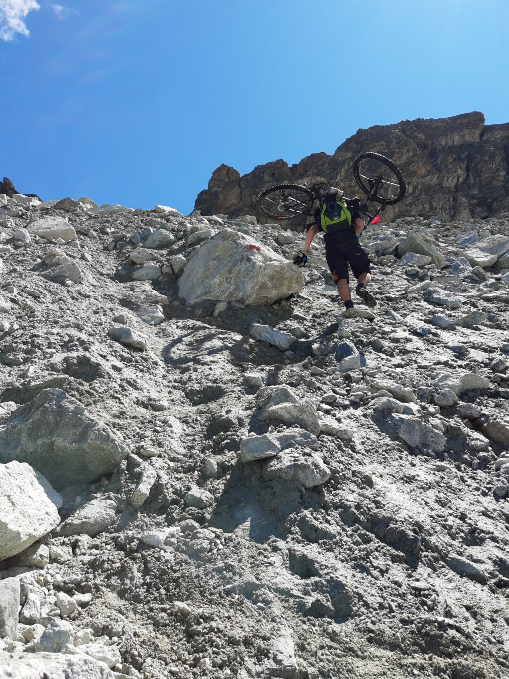 Der steile Anstieg zum Col de Riedmatten (2019)